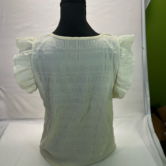 SHEIN CROCHETED FLORAL TOP W/CAP RUFFLE SLEEVE‎ LG CREAM PREOWNED - Picture 2 of 10